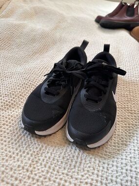 Nike Black and White Casual Running Sneakers
